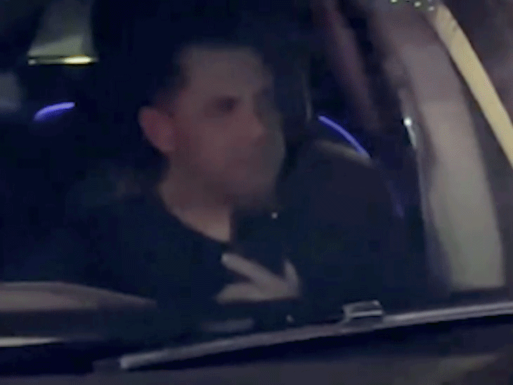 सलमान खान लगातार अपने पिता का हाल जानने के लिए अस्पताल जा रहे हैं।