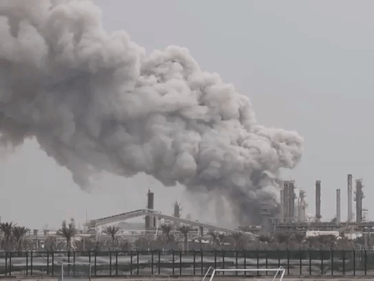 ईरान ने सोमवार को बहरीन की सरकारी तेल रिफाइनरी पर ड्रोन अटैक किया।