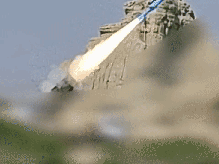 ईरान ने सोमवार को कुवैत में अमेरिकी एयरबेस को निशाना बनाकर मिसाइल लॉन्च की।