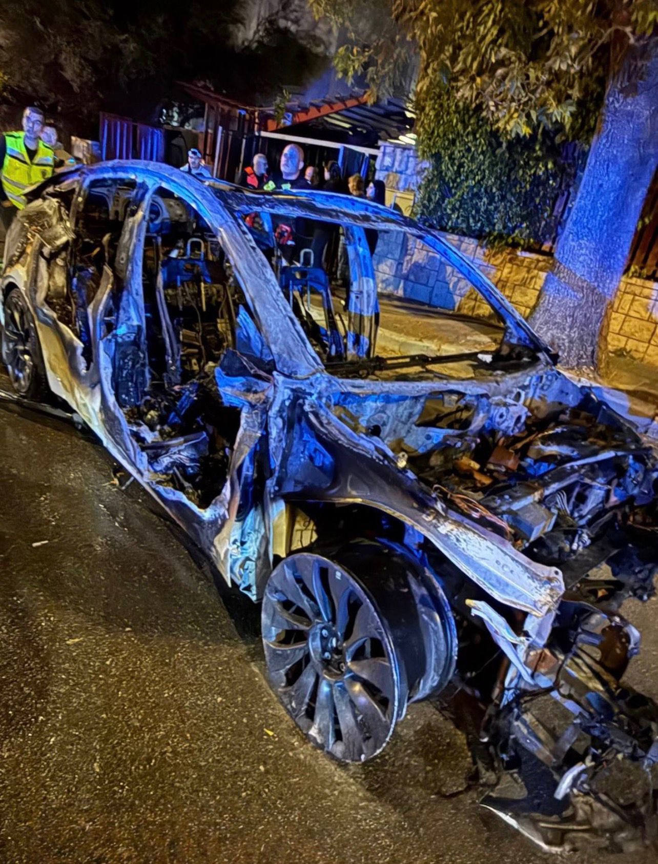 ईरान ने इजराइल के शहर रिशोन लेजियम में क्लस्टर बम गिराए। क्लस्टर बम छोटे-छोटे बमो का समूह होता है