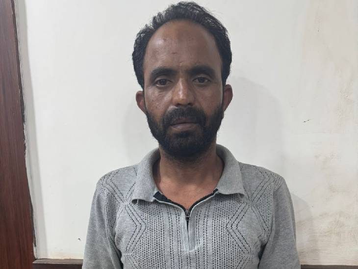 पुलिस हिरासत में आरोपी अरशद अंसारी