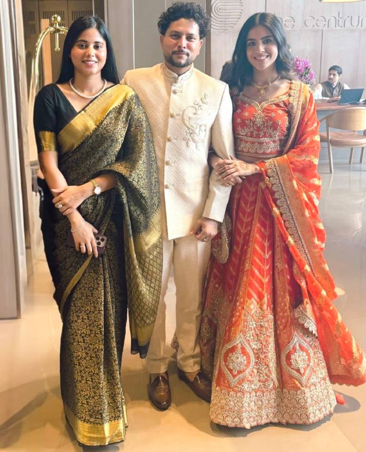 रिंग सेरेमनी में मछलीशहर से सपा सांसद प्रिया सरोज भी पहुंची थीं।