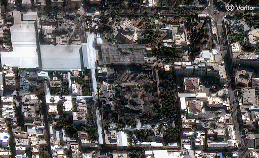 तेहरान में ईरान के सुप्रीम लीडर अयातुल्ला अली खामेनेई के आवास के तबाह होने की सैटेलाइट तस्वीर।