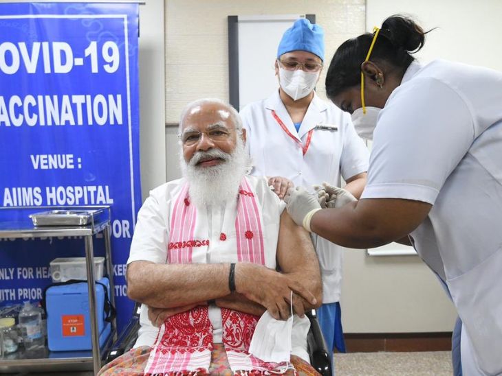 पीएम नरेंद्र मोदी ने 1 मार्च 2021 को कोवैक्सिन का पहला डोज लिया था।