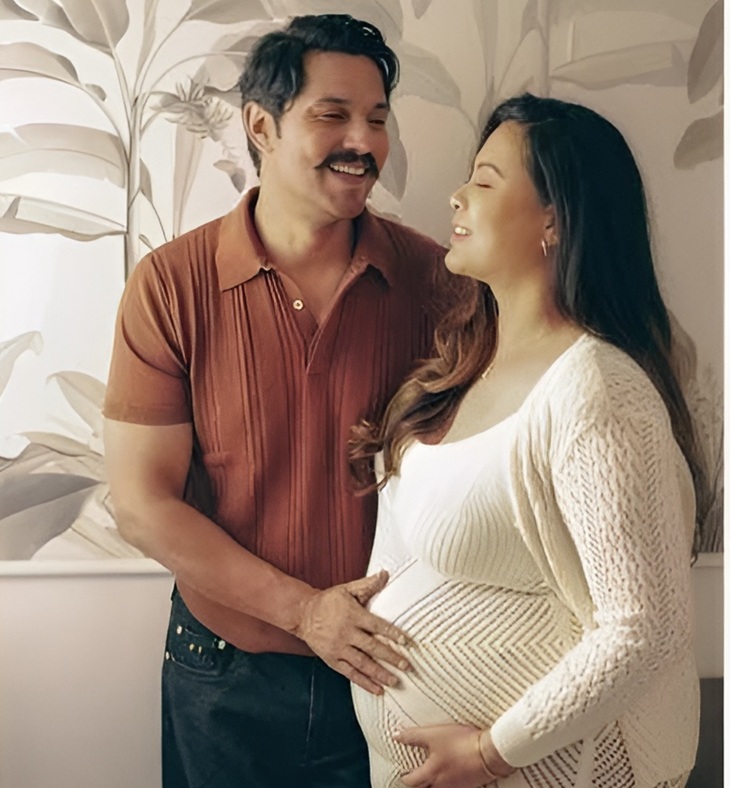 लिन लैशराम ने मैटरनिटी फोटोशूट कराया था। इस दौरान उनके साथ पति रणदीप हुड्‌डा भी रहे।