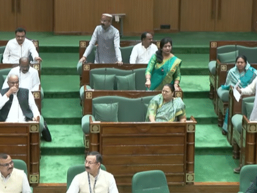 जंबूरी आयोजन में अनियमितताओं का मुद्दा उठाया और भ्रष्टाचार का आरोप लगाया। जमकर हंगामा हुआ।