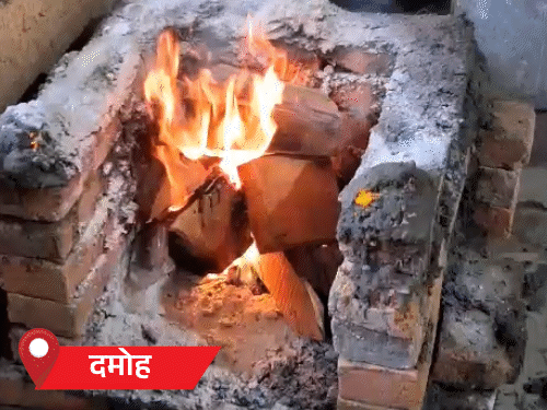 MP में 2 दिन से कमर्शियल सिलेंडर की सप्लाई ठप:  पारंपरिक ईंधन के इस्तेमाल पर जुर्माना, लेकिन इंदौर में अफसर बोले- लकड़ी, कंडे, भट्‌ठी जलाएं – Bhopal News