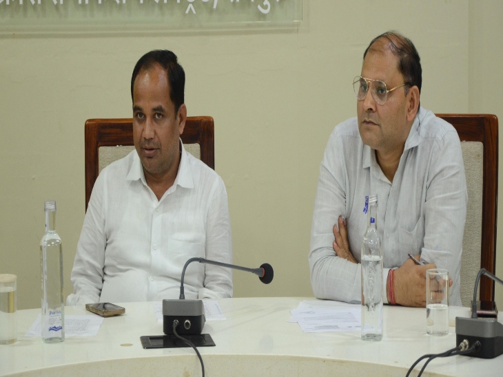 कलेक्टर ने कहा कि, गैस की कालाबाजारी या अनियमितता की शिकायत मिलने पर कड़ी कार्रवाई की जाएगी।