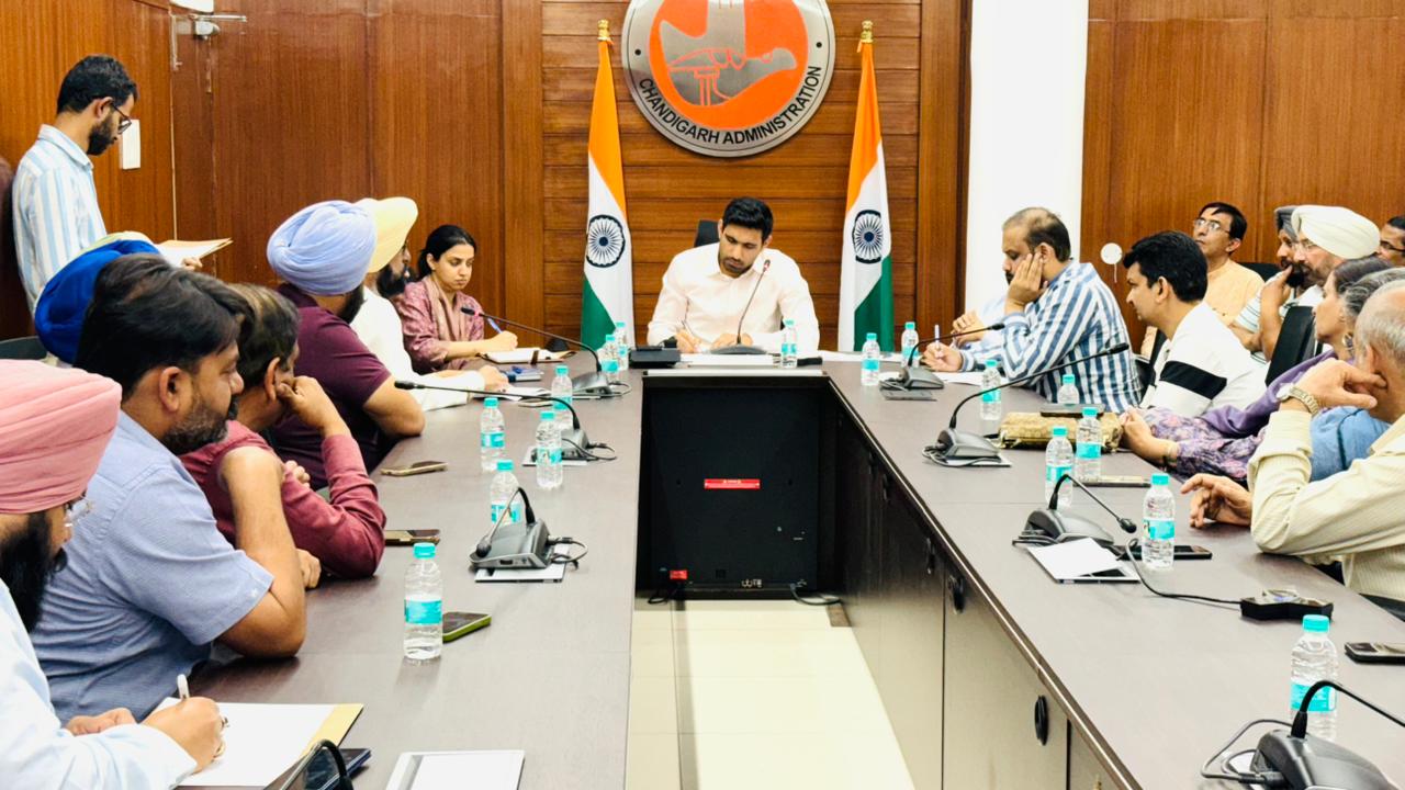 On Wednesday, a meeting was held under the chairmanship of DC Nishant Yadav regarding the LPG problem in Chandigarh.