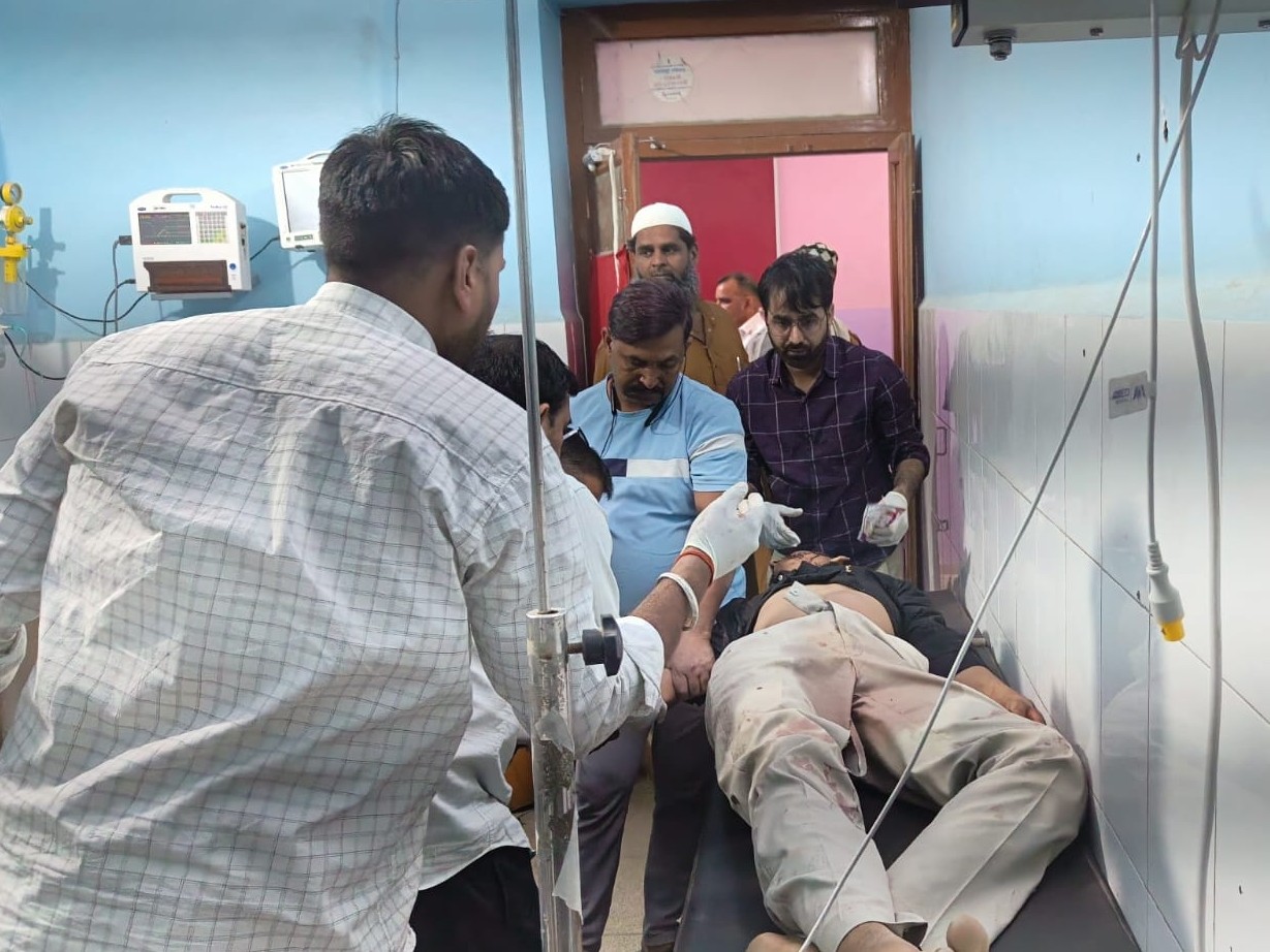 हादसे के बाद तीनों घायलों को सरदारशहर उपजिला अस्पताल लाया गया। जहां डॉक्टर्स ने भवानी और कार्तिक को मृत घोषित कर दिया।