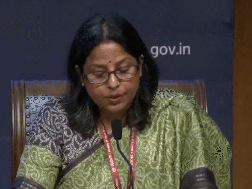 सूचना और प्रसारण मंत्रालय, विदेश मंत्रालय, शिपिंग मंत्रालय और पेट्रोलियम मंत्रालय के अधिकारियों ने गुरुवार को दिल्ली में जॉइंट प्रेस कॉन्फ्रेंस की। - Dainik Bhaskar