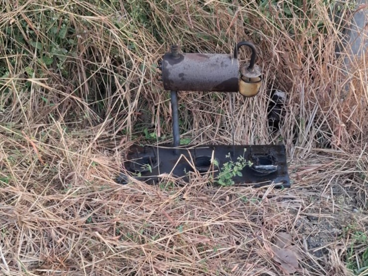 चालू बिजली ट्रांसफार्मर की चोरी