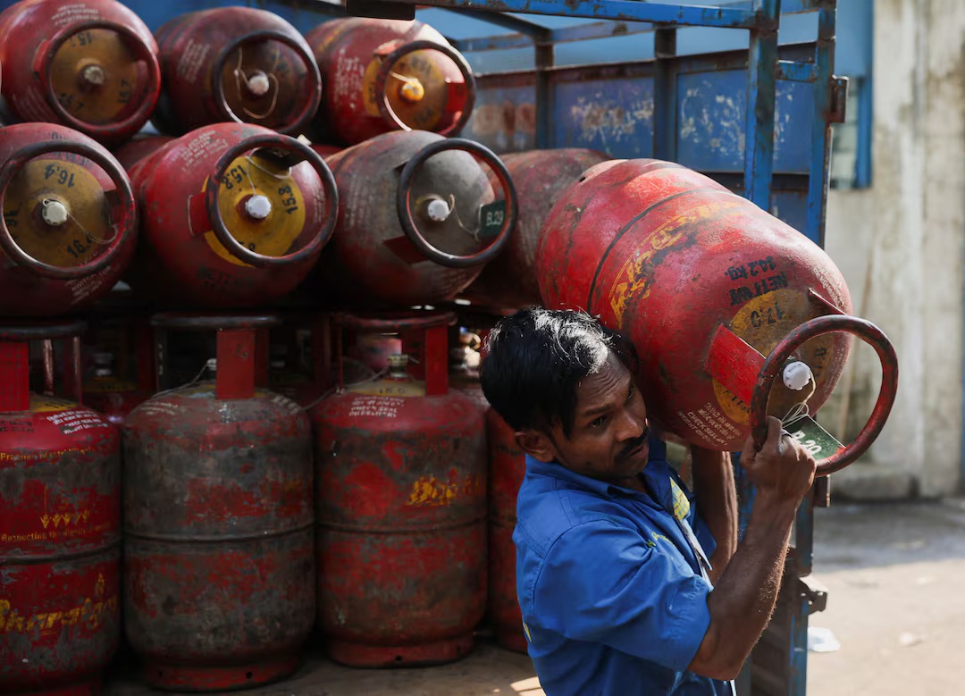 रेस्टोरेंट किचन में करीब 80% खाना एलपीजी से पकाया जाता।