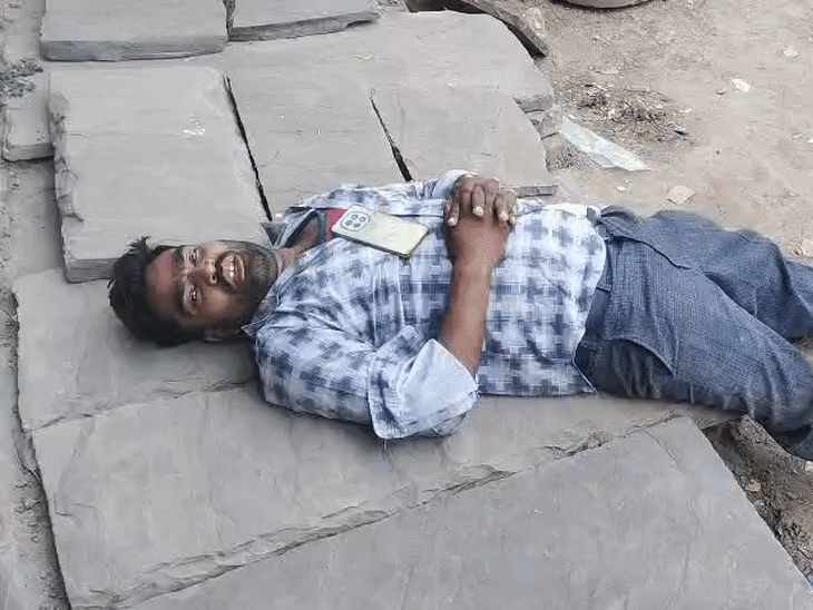 मां-बेटे देहरादून से कोर्ट पेशी के लिए आए थे।
