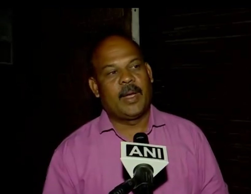 बेंगलुरु के वकील वाजेद खान बिडकर जिन्होंने पंड्या के खिलाफ शिकायत दर्ज कराई है।