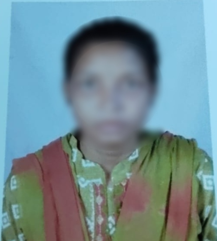 22 साल की युवती जिससे उसके मकान मालिक ने रेप किया।