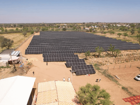 दुर्जनपुरा गांव में लगा हुआ सोलर प्लांट।