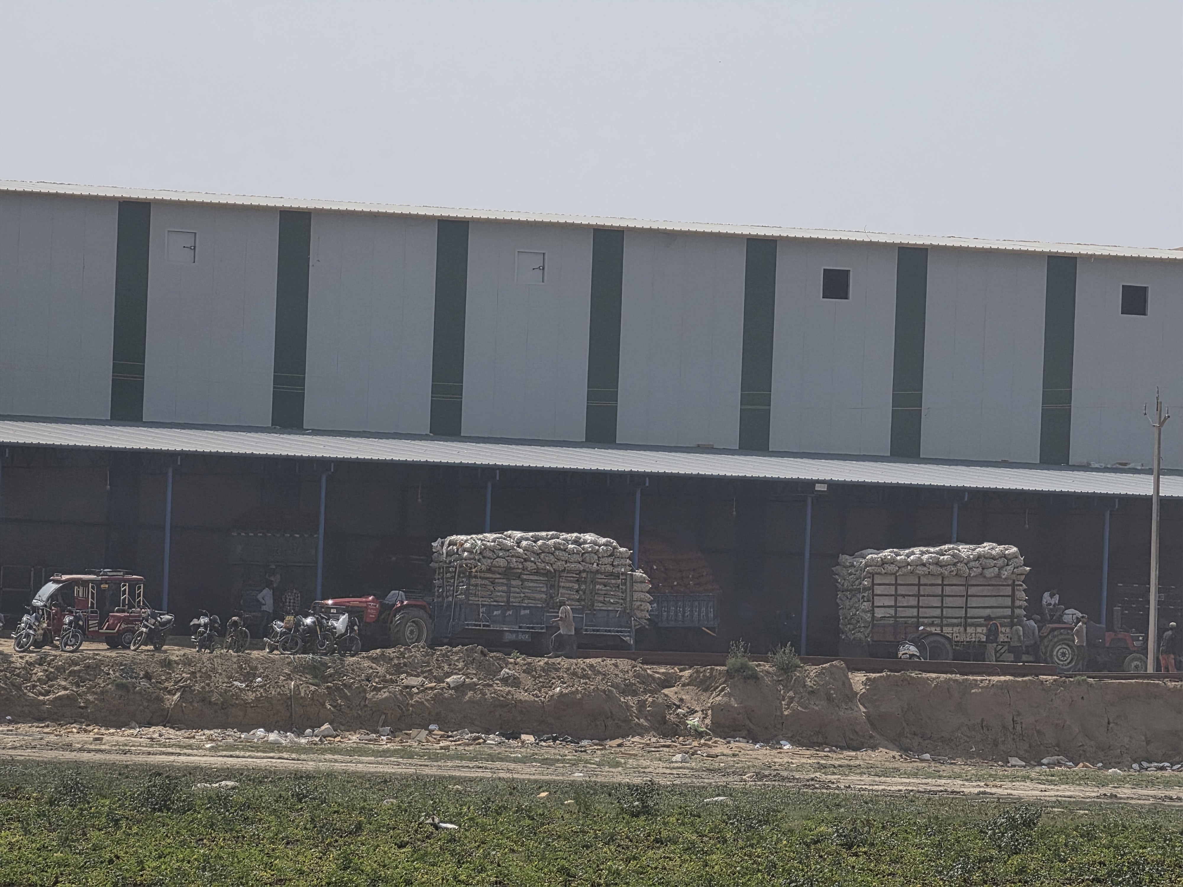 Sambhal Cold Storage License Warning | Official Threatens Action