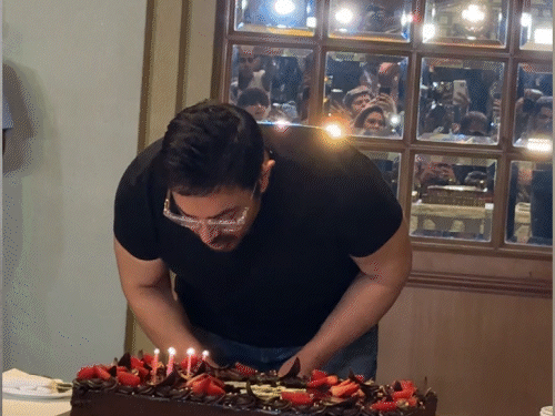 आमिर खान आज अपना 61वां जन्मदिन मना रहे हैं।