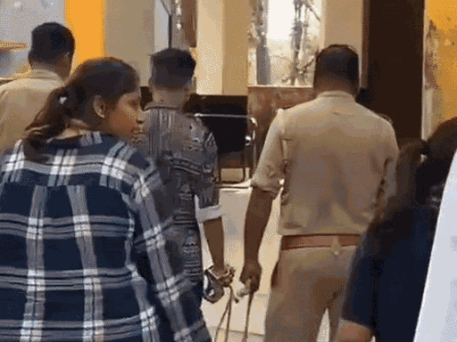 तीनों ही आरोपियों को पुलिस ने गिरफ्तार कर जेल भेज दिया है।