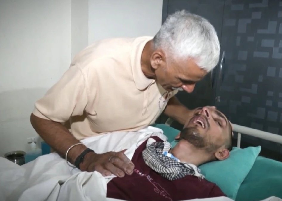 अशोक राणा ने कहा- कोई भी माता-पिता अपने बेटे के लिए ऐसा नहीं चाहेंगे, लेकिन मजबूरी में हमें यह फैसला लेना पड़ा।