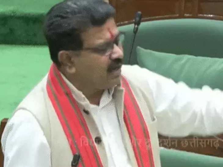 गृहमंत्री और डिप्टी सीएम विजय शर्मा ने विधायक पुन्नूलाल मोहले के सवाल का लिखित जवाब दिया है।