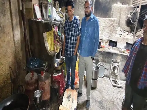 कई जगहों पर घरेलू गैस सिलेंडर का अवैध उपयोग पाया गया।