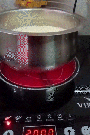 ज्यादातर घरों में अब गैस की जगह इंक्शन का इस्तेमाल हो रहा है।