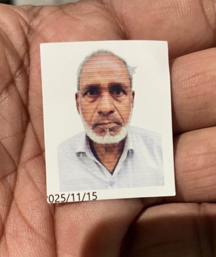 मोहम्मद मुख्तियार शहर के मोहल्ला गढ़ी खान खाना निवासी थे। उनके दो बेटे शाहनवाज अंसारी और मुदस्सिर अंसारी और 5 बेटियां हैं। 4 बेटियों की शादी हो चुकी है। दो बेटे और एक बेटी अविवाहित हैं। 10 महीने पहले उनकी पत्नी का निधन हो गया था।