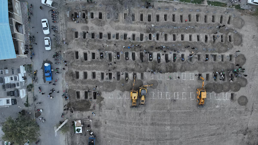 28 फरवरी को ईरान में स्कूली बच्चों की मौत के बाद 1 मार्च को उनका सार्वजनिक अंतिम संस्कार किया गया था।