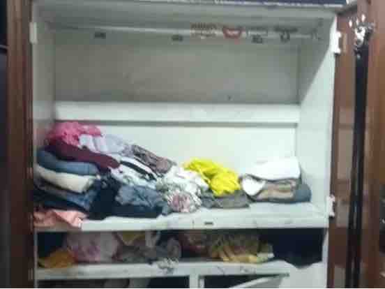 जालंधर में वारदात के बाद घर में बिखरा सामान।