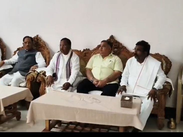 भाजपा जिलाध्यक्ष ओमप्रकाश जायसवाल के पिता को श्रद्धांजलि देने पहुंचे CM सहित कई मंत्री