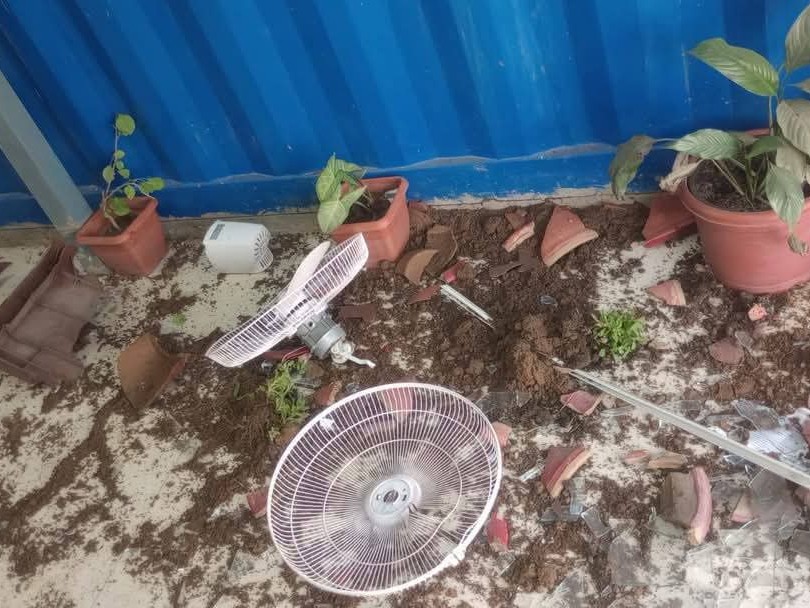 गुस्साए मजदूरों ने इस तरफ कंपनी के ऑफिस में तोड़फोड़ की थी।