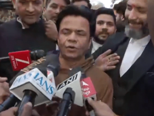 12 दिनों तक तिहाड़ जेल में रहने के बाद 17 फरवरी की शाम को रिहा हुए।