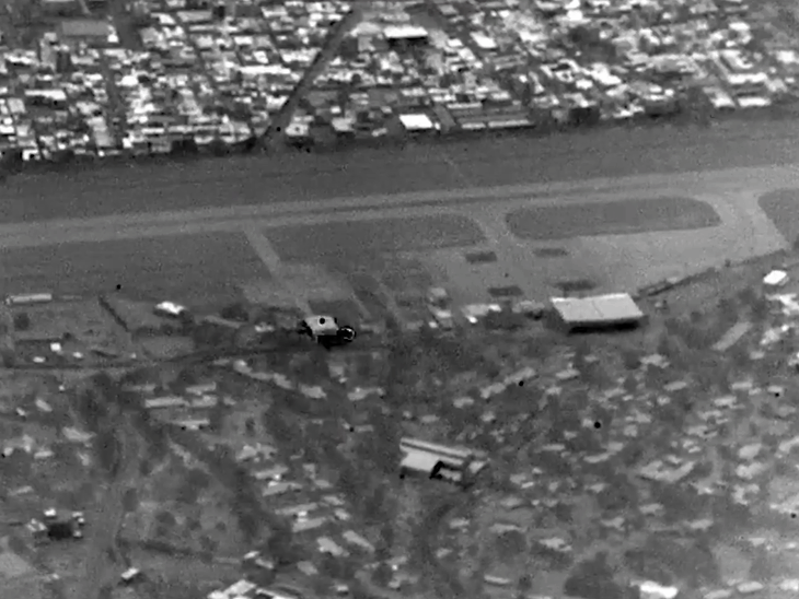 अमेरिकी सेना के सेंट्रल कमांड ने शनिवार को ईरान के खार्ग आइलैंड पर हमले का फुटेज जारी किया।