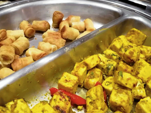 इस ग्रैंड रिसेप्शन में कई तरह के पकवान परोसे जाएंगे।