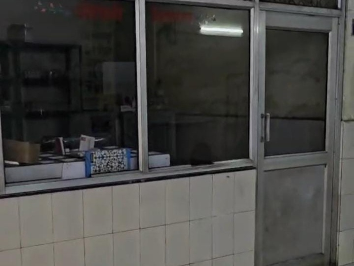 फार्मेसी, पैथोलॉजी कक्ष, प्रसव कक्ष और औषधि कक्ष भी बंद पाए गए