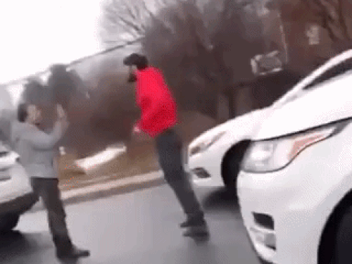 रैली के दौरान यशदीप शिंदे और खालिस्तानी समर्थकों में बहसबाजी हुई।