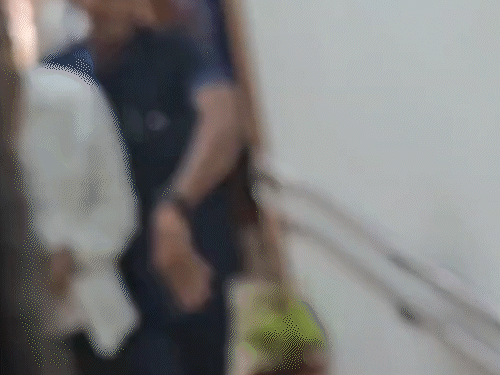 मतदान के दौरान ओडिशा विधानसभा में विधायकों के बीच मारपीट हुई।