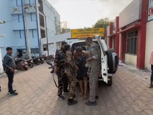 धनबाद में प्रिंस खान गिरोह के गुर्गों से मुठभेड़:  रांची और धनबाद पुलिस का जॉइंट एक्शन, मुठभेड़ में दो को लगी गोली, एक का पैर टूटा – Dhanbad News