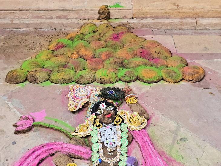 राष्ट्रपति गिरिराज जी की परिक्रमा करेंगी।