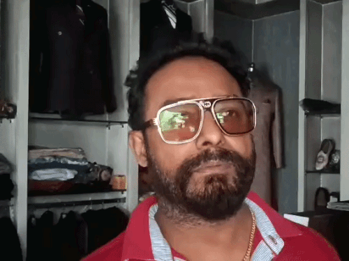 शार्ट सर्किट से आग लगने की घटना की जानकारी दे बलजिंदर सिंह।