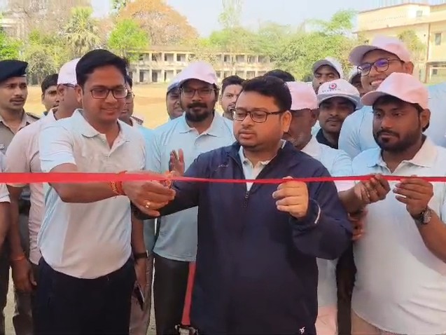 जिलाधिकारी नितिन कुमार सिंह ने किया उद्घाटन।