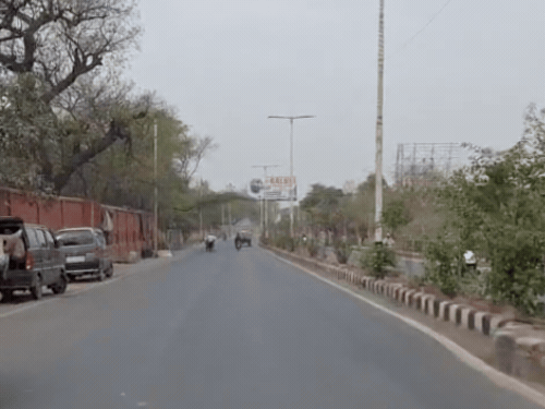 मंगलवार को दिन में तेज धूप निकलेगी।