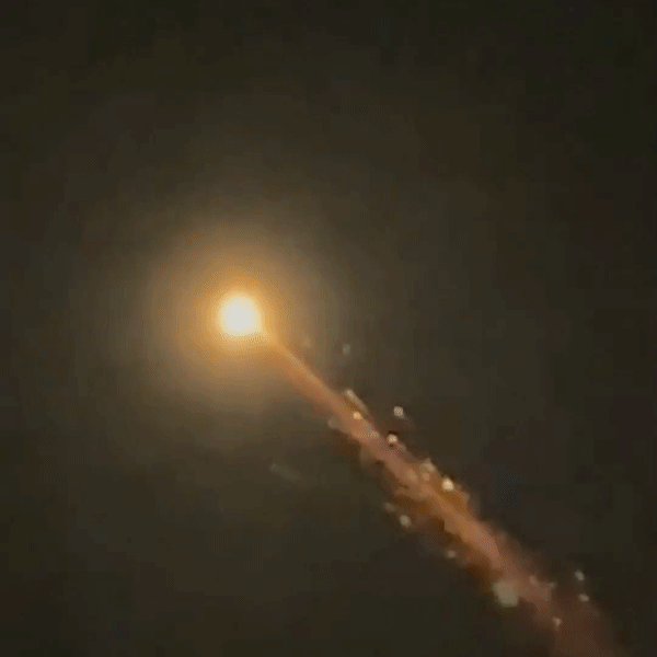 इजराइल पर सोमवार रात ईरानी एयरस्ट्राइक का फुटेज।