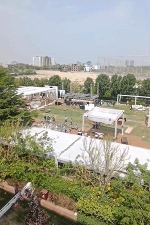 लखनऊ के होटल द सेंट्रम में तैयारियां लगभग पूरी कर ली गई हैं।