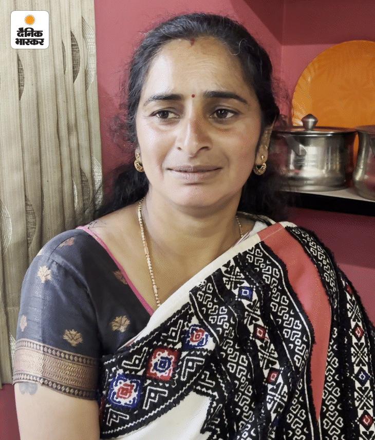 रेवती कहती हैं, 'अगर कोई दीपम जलाना भूल जाए, तो अमावस्या के दिन मंदिर में विशेष पूजा करनी पड़ती है।'