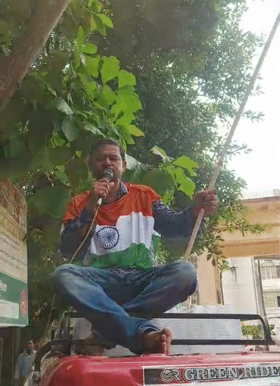 पिछली बार प्रदर्शन का नेतृत्व छात्र नेता दिलीप कुमार ही कर रहे थे।