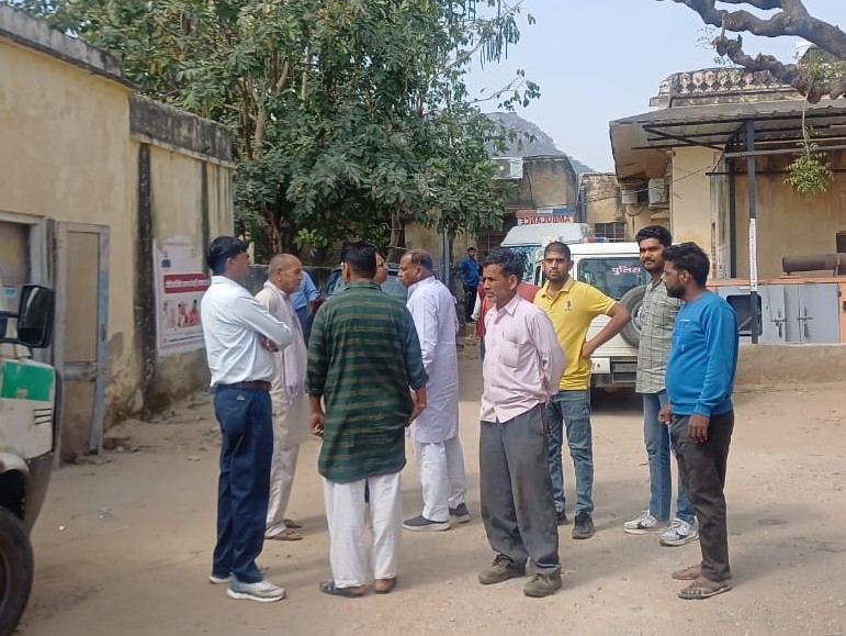 घटना की सूचना पर पीहर पक्ष से भाई और चाचा खेतड़ी के उप जिला अस्पताल पहुंचे।