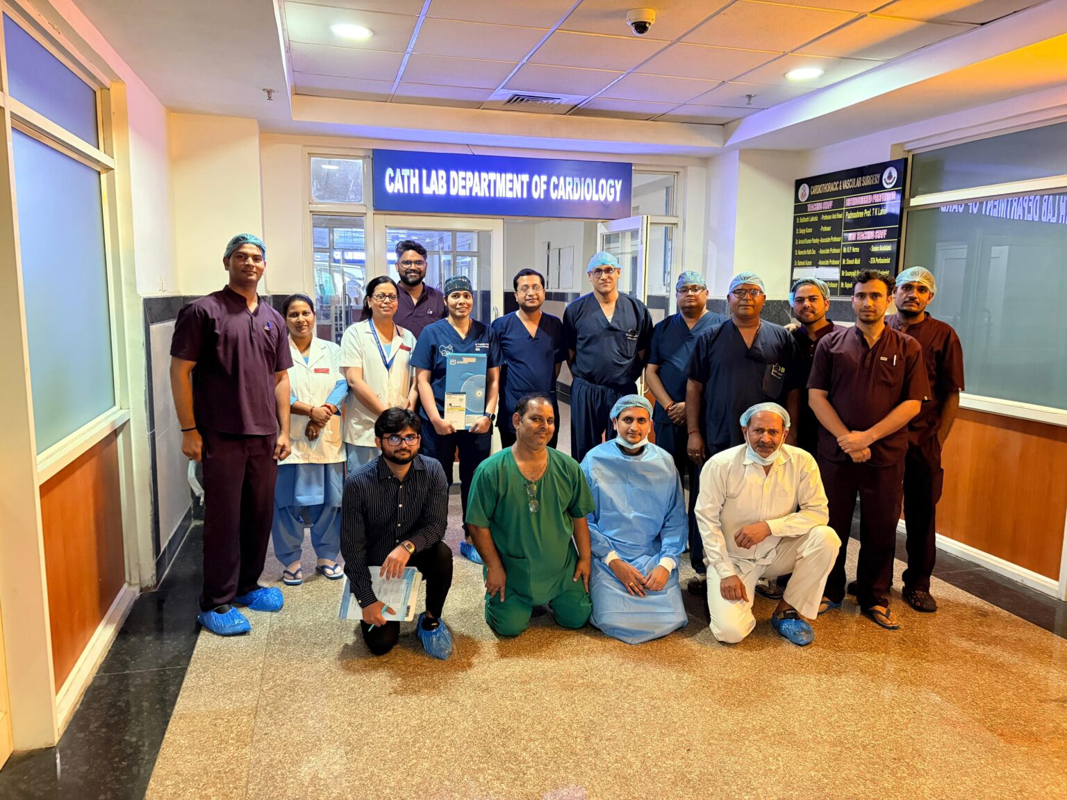 ये डाक्टरों की टीम जिन्होंने सफल इलाज किया।